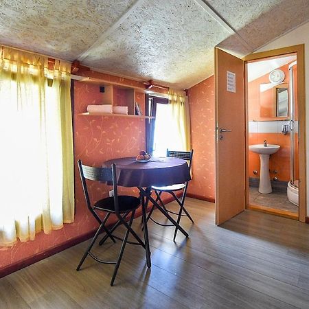 San Art Floating Hostel & Apartments 베오그라드 외부 사진