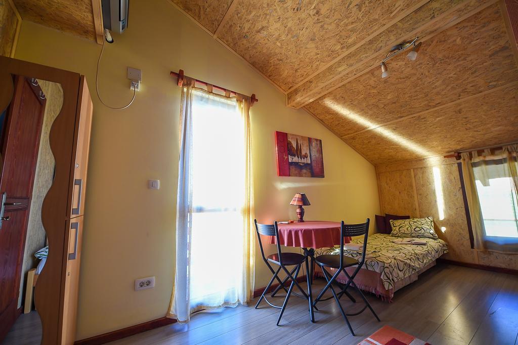 San Art Floating Hostel & Apartments 베오그라드 외부 사진