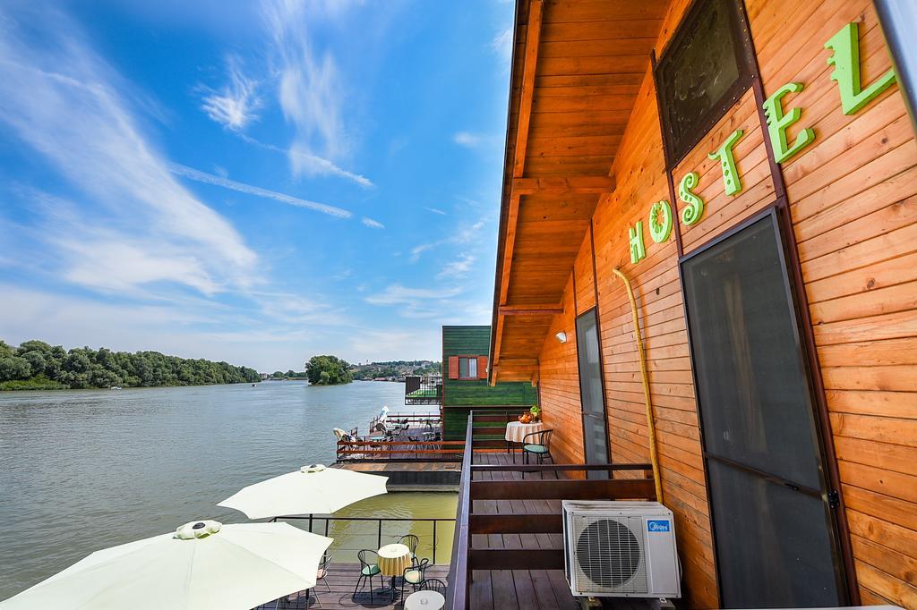 San Art Floating Hostel & Apartments 베오그라드 외부 사진