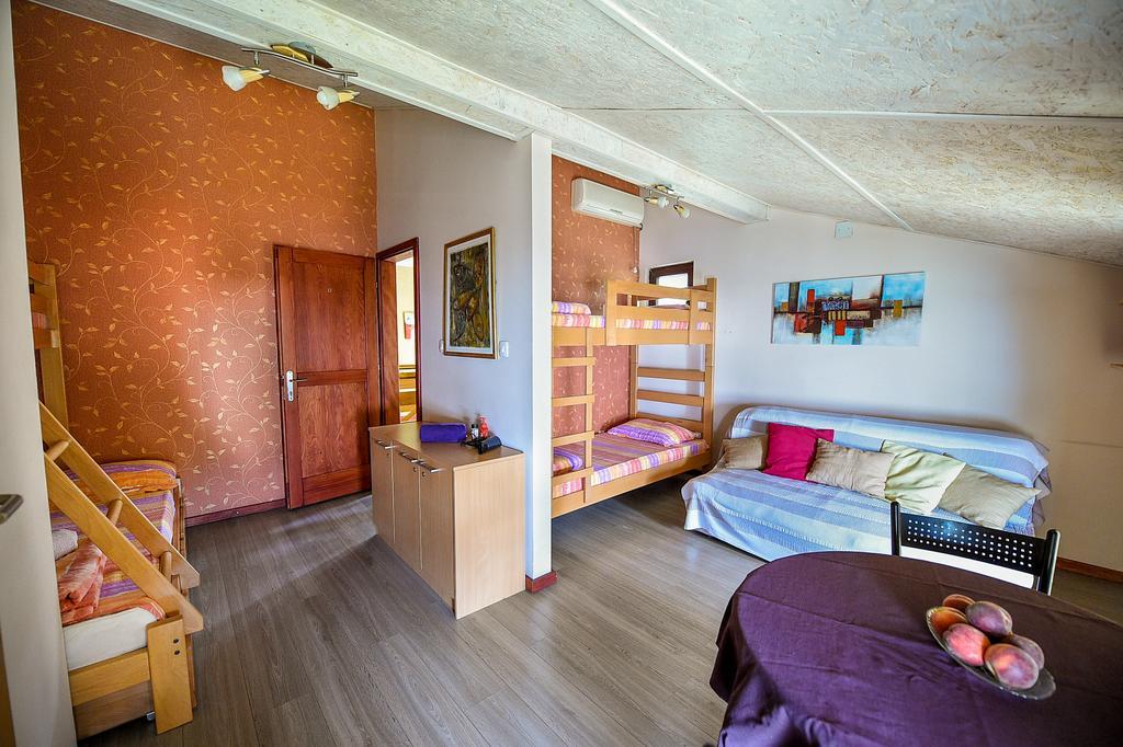 San Art Floating Hostel & Apartments 베오그라드 외부 사진