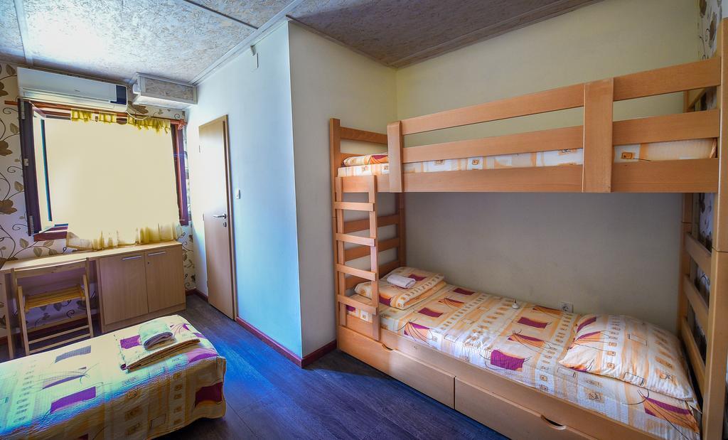 San Art Floating Hostel & Apartments 베오그라드 외부 사진