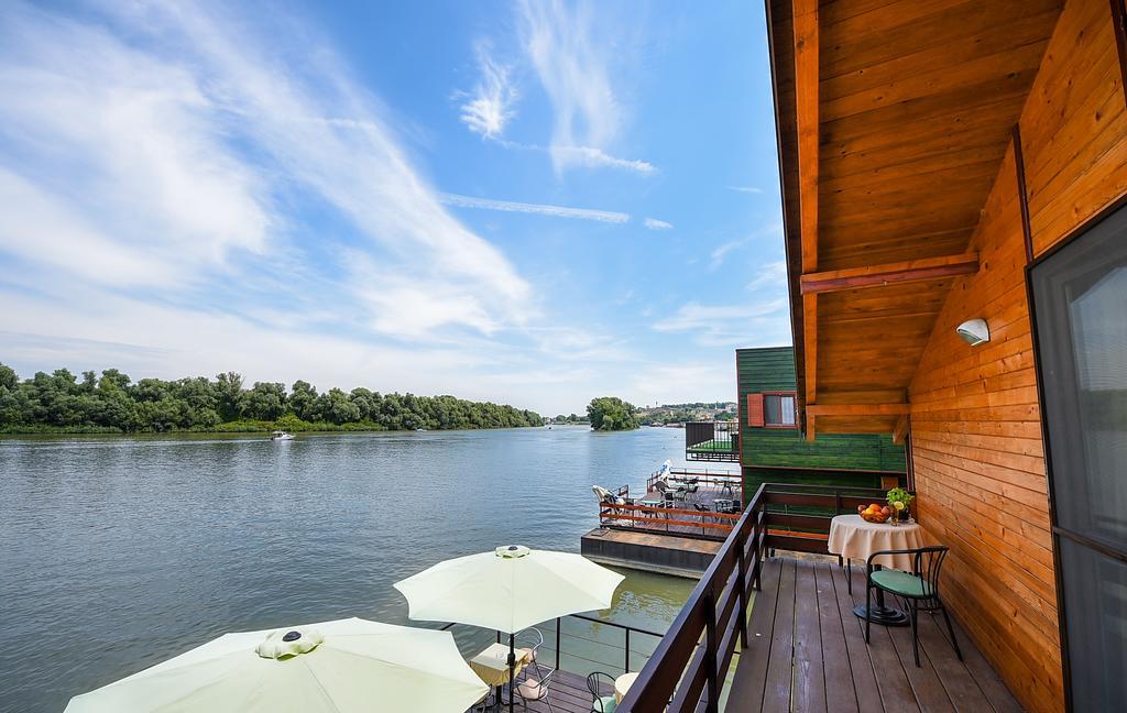 San Art Floating Hostel & Apartments 베오그라드 외부 사진