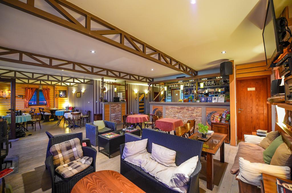 San Art Floating Hostel & Apartments 베오그라드 외부 사진