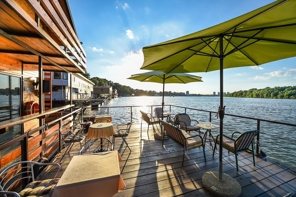 San Art Floating Hostel & Apartments 베오그라드 외부 사진