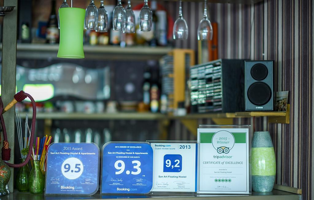 San Art Floating Hostel & Apartments 베오그라드 외부 사진